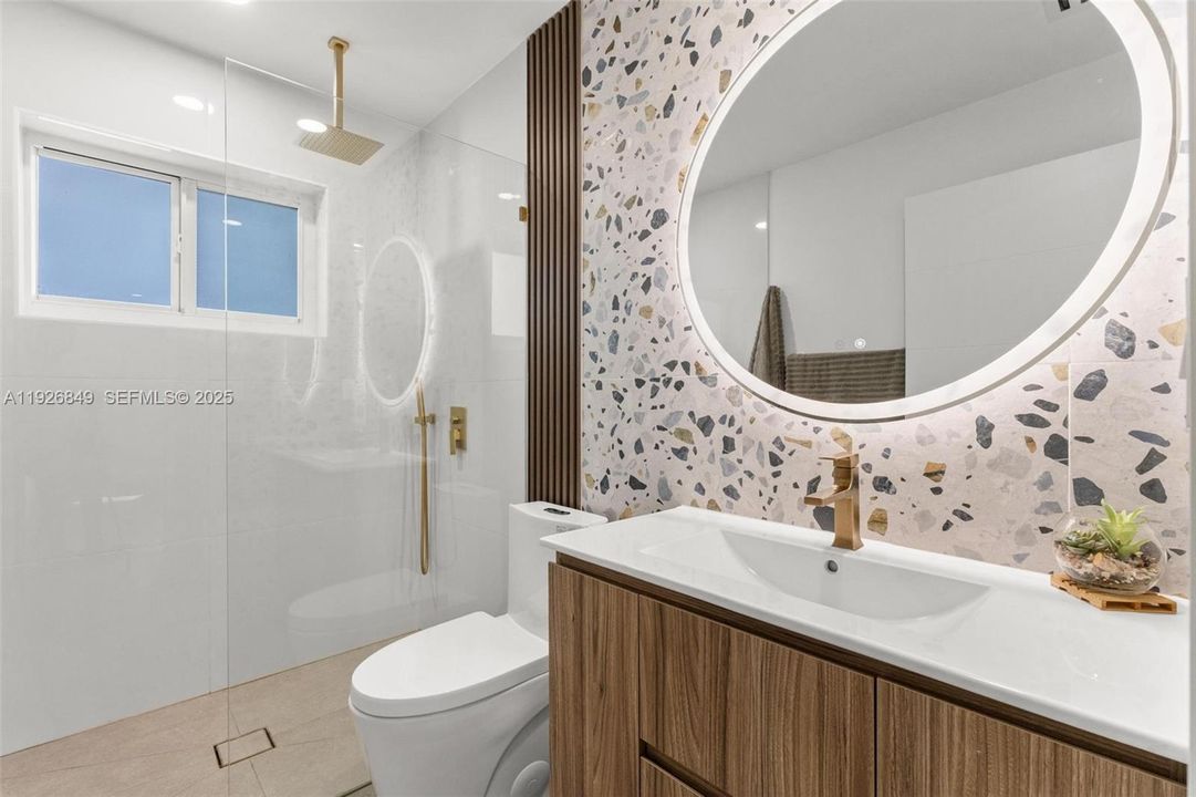 На продажу: $650,000 (3 спален, 2 ванн, 1322 Квадратных фут)