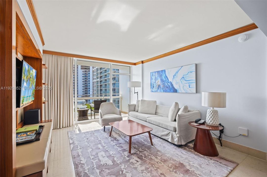 待售: $550,000 (1 贝兹, 1 浴室, 720 平方英尺)