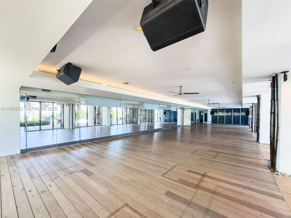 待售: $550,000 (1 贝兹, 1 浴室, 720 平方英尺)