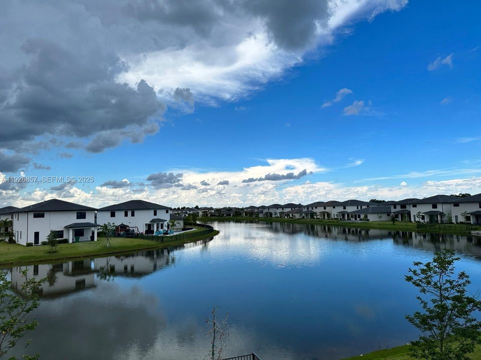 For Sale: $1,320,000 (5 beds, 4 baths, 3633 Square Feet)