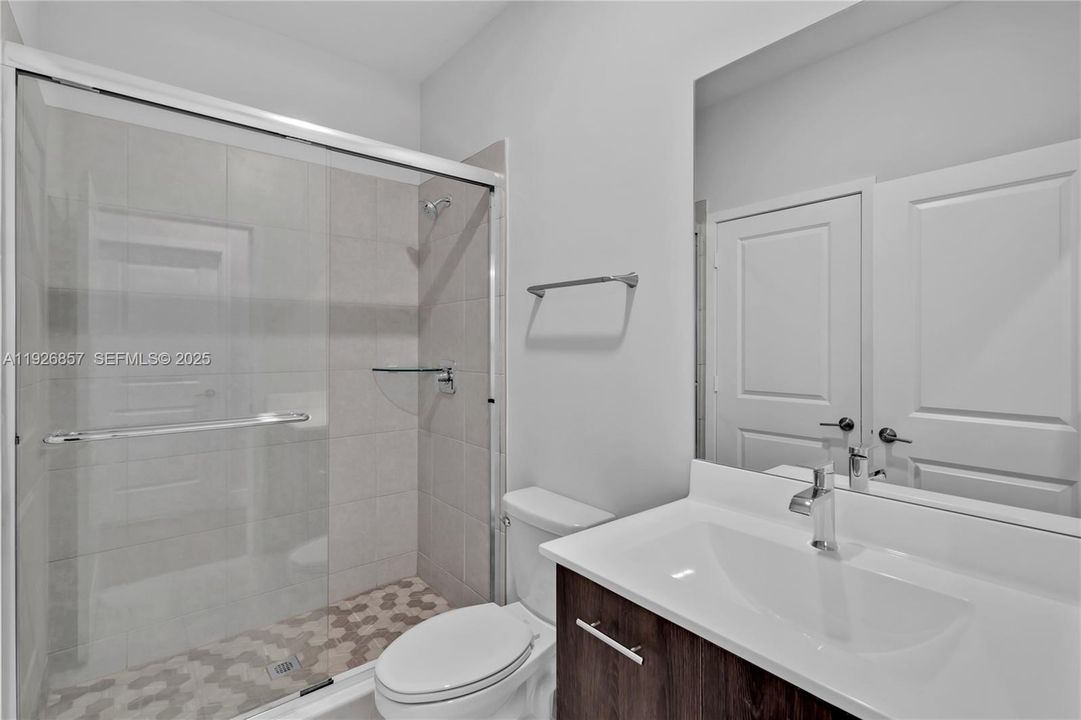 For Sale: $1,320,000 (5 beds, 4 baths, 3633 Square Feet)