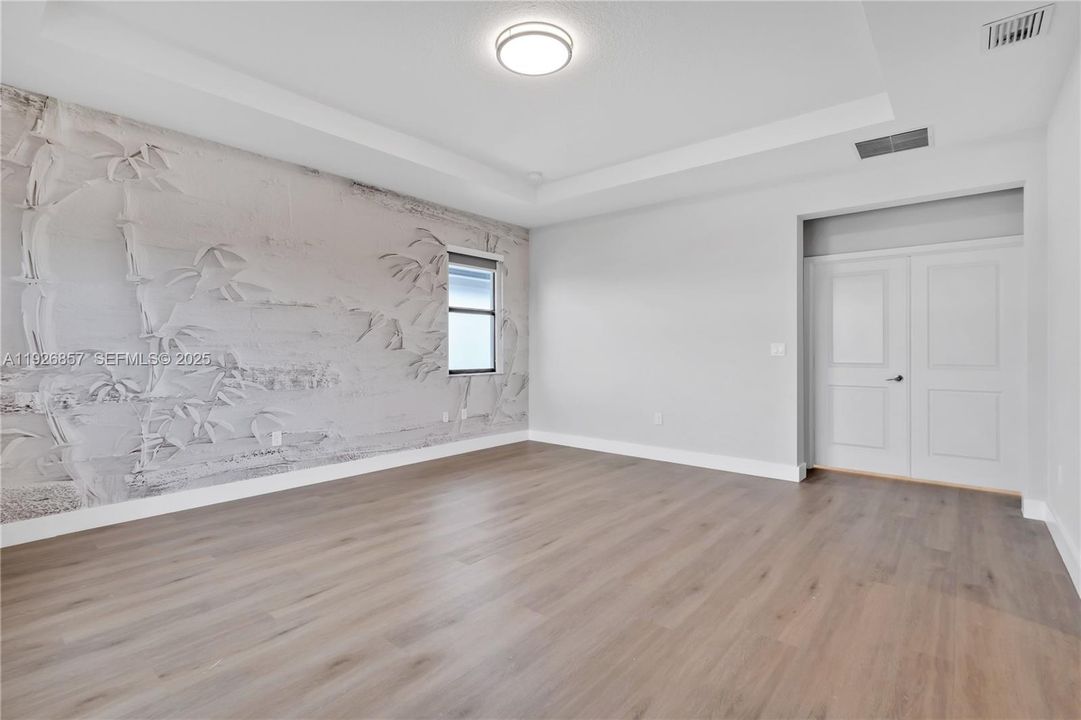 For Sale: $1,320,000 (5 beds, 4 baths, 3633 Square Feet)