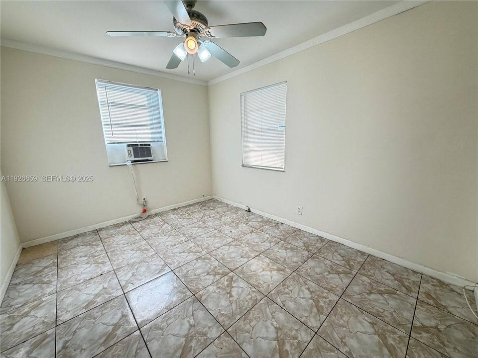 В аренду: $1,700 (2 спален, 1 ванн, 682 Квадратных фут)