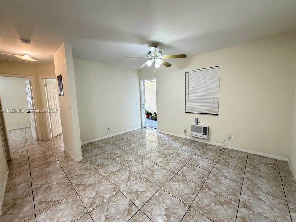 В аренду: $1,700 (2 спален, 1 ванн, 682 Квадратных фут)