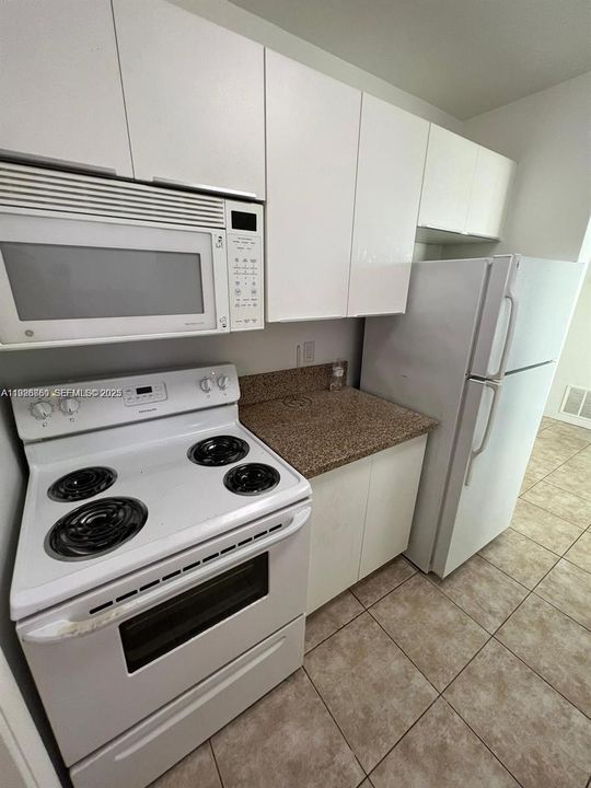 В аренду: $1,700 (1 спален, 1 ванн, 690 Квадратных фут)