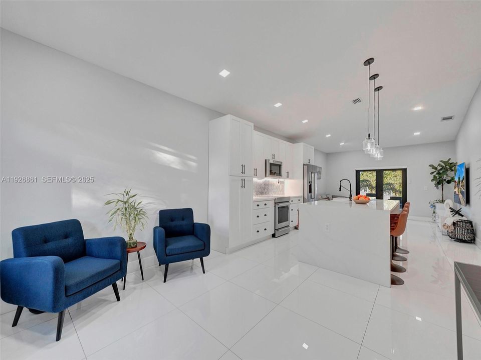 В аренду: $4,400 (3 спален, 2 ванн, 1402 Квадратных фут)