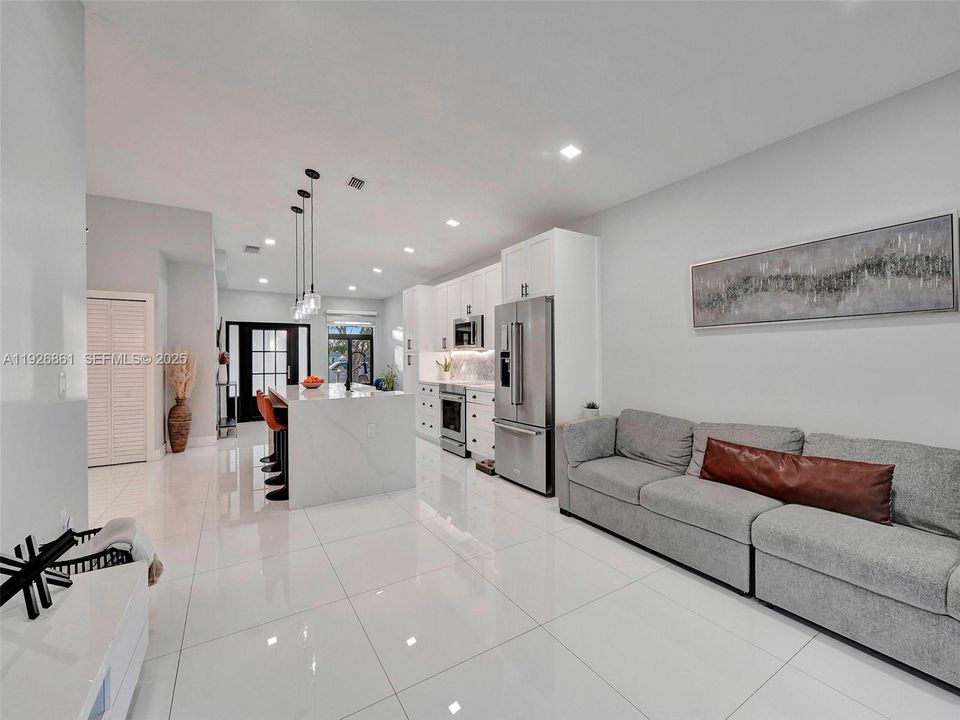 В аренду: $4,400 (3 спален, 2 ванн, 1402 Квадратных фут)