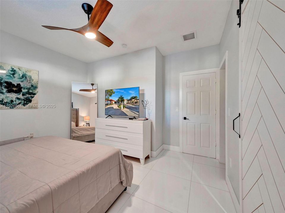 В аренду: $4,400 (3 спален, 2 ванн, 1402 Квадратных фут)