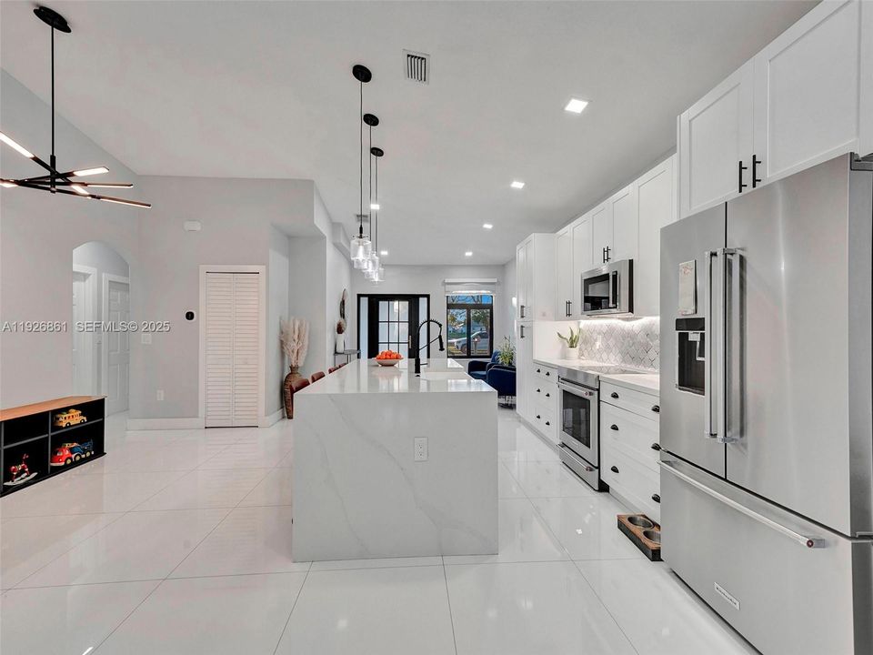 В аренду: $4,400 (3 спален, 2 ванн, 1402 Квадратных фут)