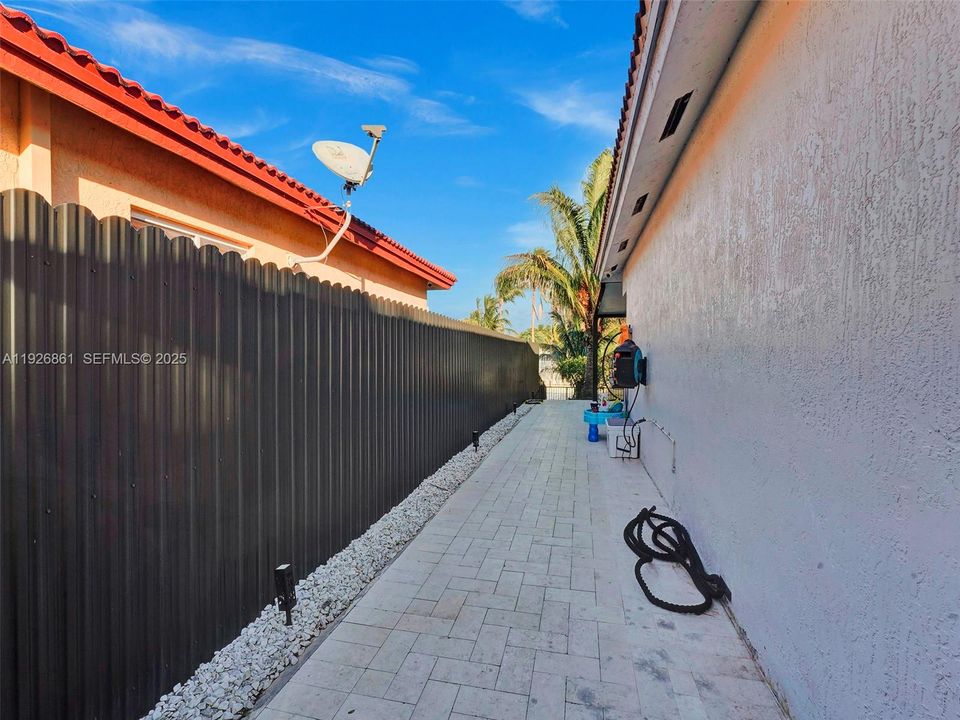 В аренду: $4,400 (3 спален, 2 ванн, 1402 Квадратных фут)