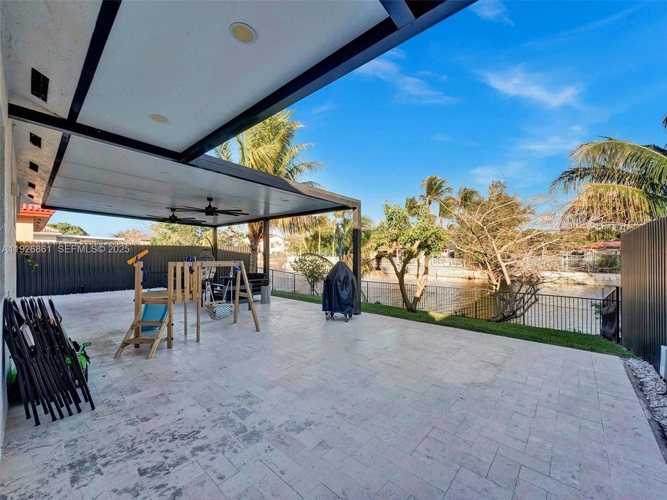 В аренду: $4,400 (3 спален, 2 ванн, 1402 Квадратных фут)