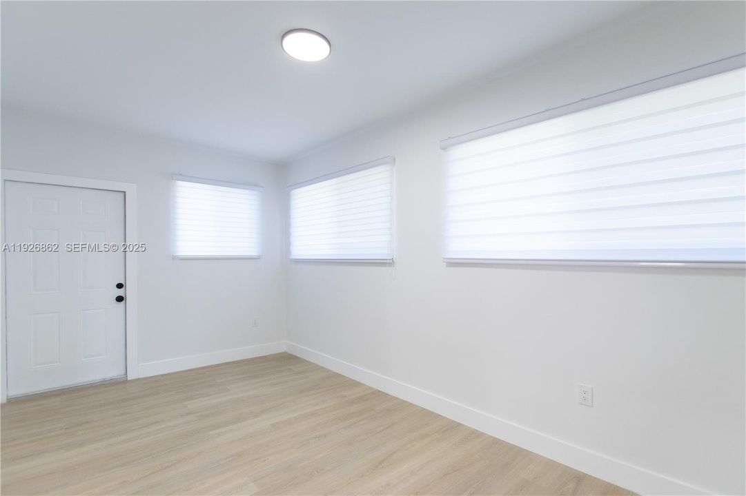 En Venta: $525,000 (3 camas, 2 baños, 1305 Pies cuadrados)