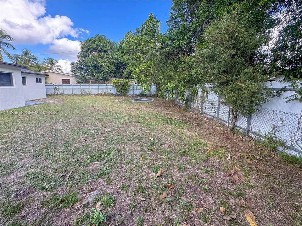 En Venta: $525,000 (3 camas, 2 baños, 1305 Pies cuadrados)