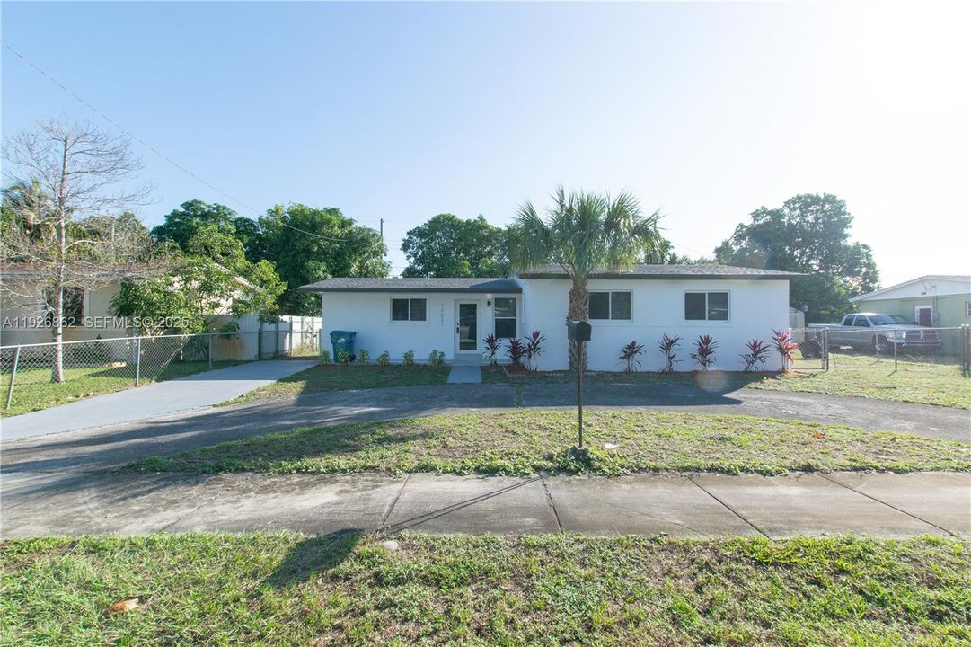 En Venta: $525,000 (3 camas, 2 baños, 1305 Pies cuadrados)