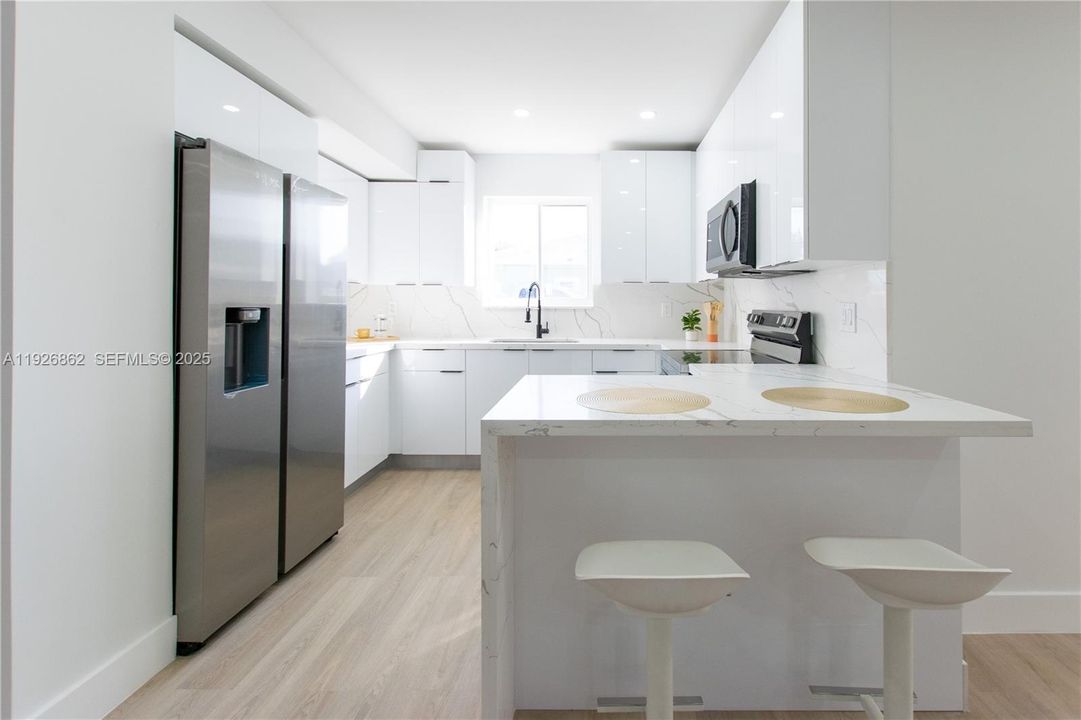 En Venta: $525,000 (3 camas, 2 baños, 1305 Pies cuadrados)