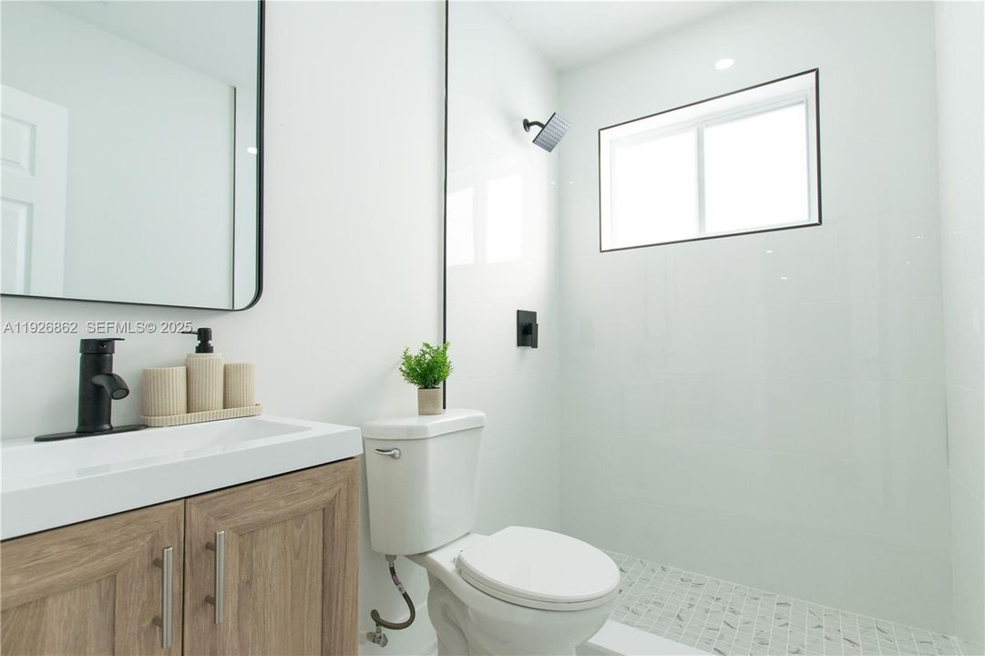 En Venta: $525,000 (3 camas, 2 baños, 1305 Pies cuadrados)