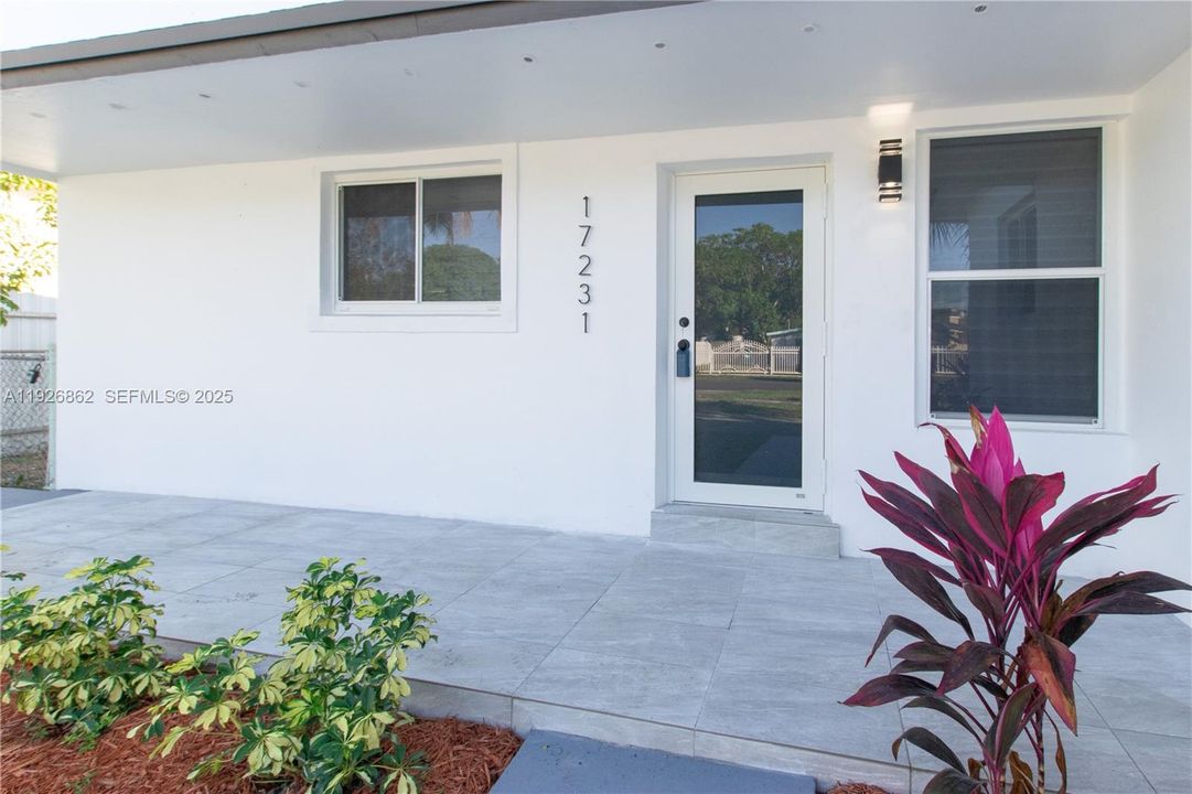 En Venta: $525,000 (3 camas, 2 baños, 1305 Pies cuadrados)