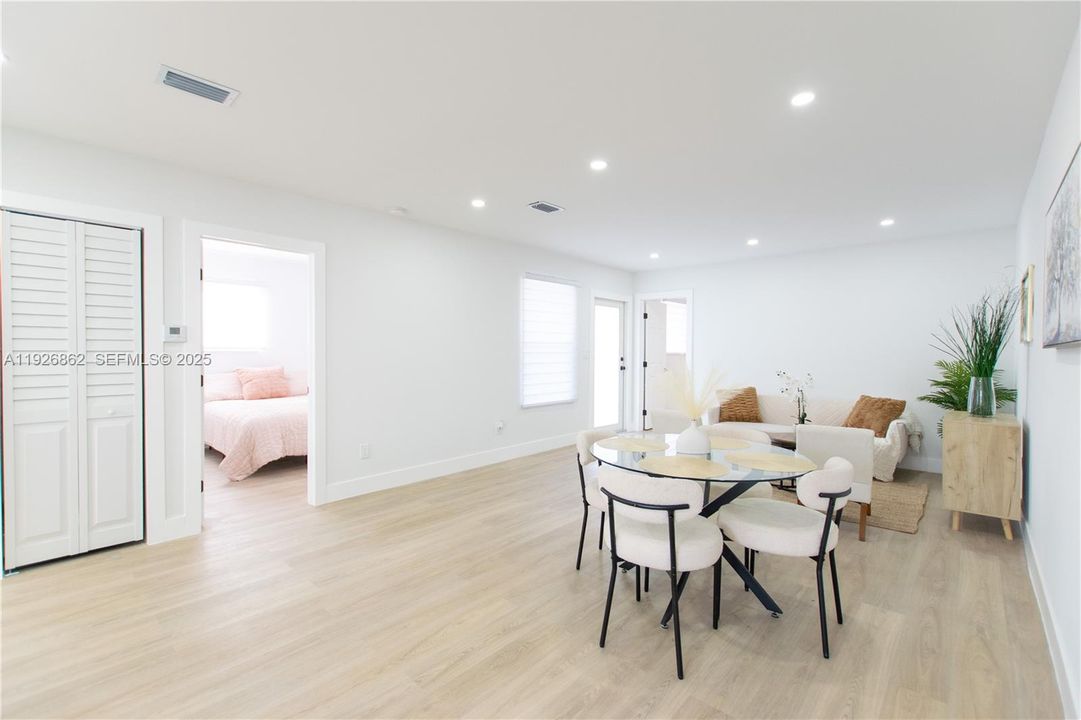 En Venta: $525,000 (3 camas, 2 baños, 1305 Pies cuadrados)