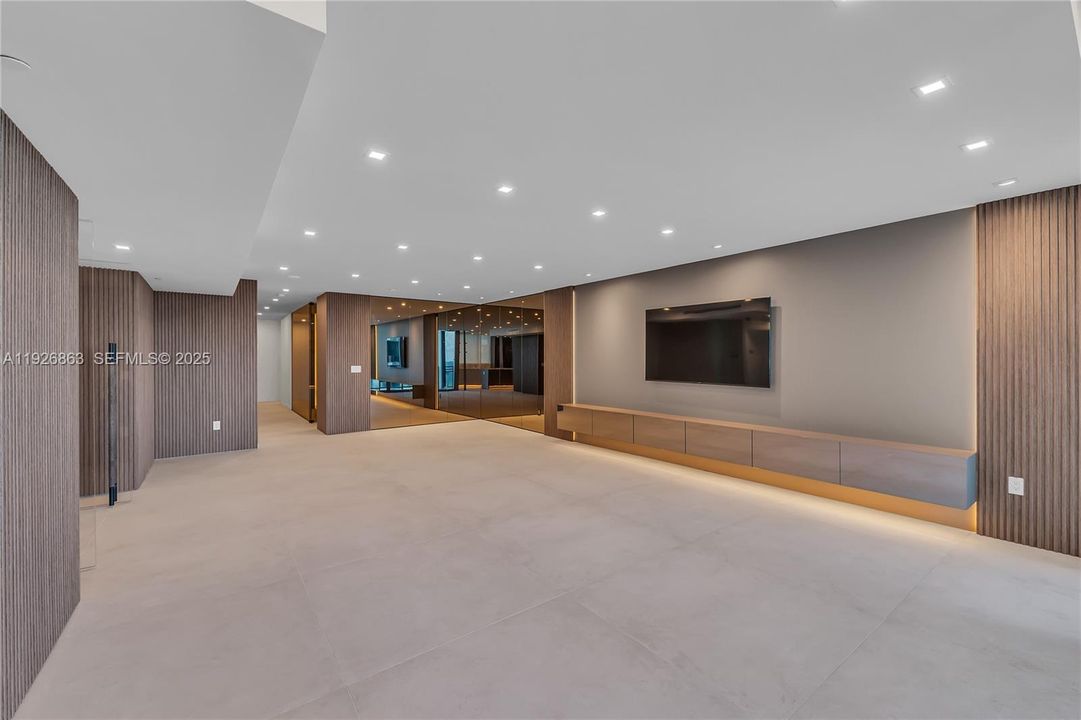 На продажу: $2,500,000 (2 спален, 2 ванн, 2260 Квадратных фут)