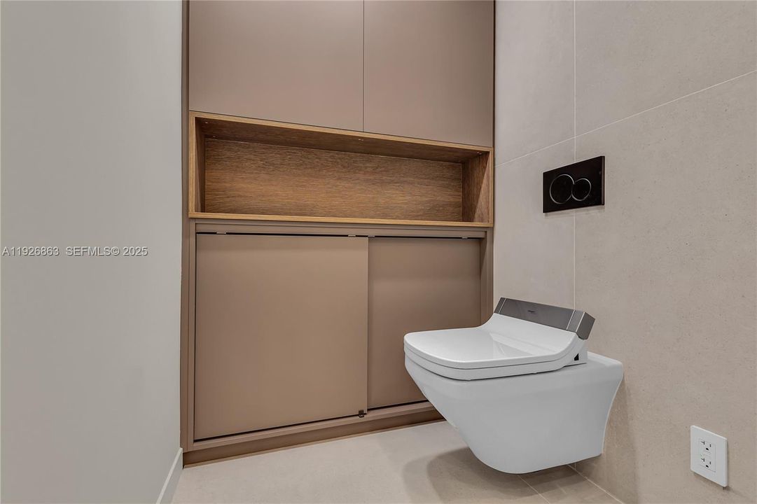 MASTER BATHROOM TOILET ROOM