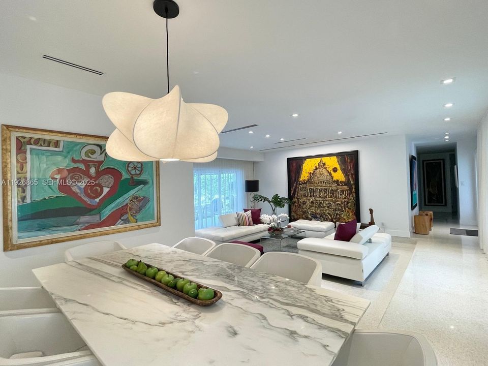 В аренду: $11,900 (4 спален, 3 ванн, 2284 Квадратных фут)