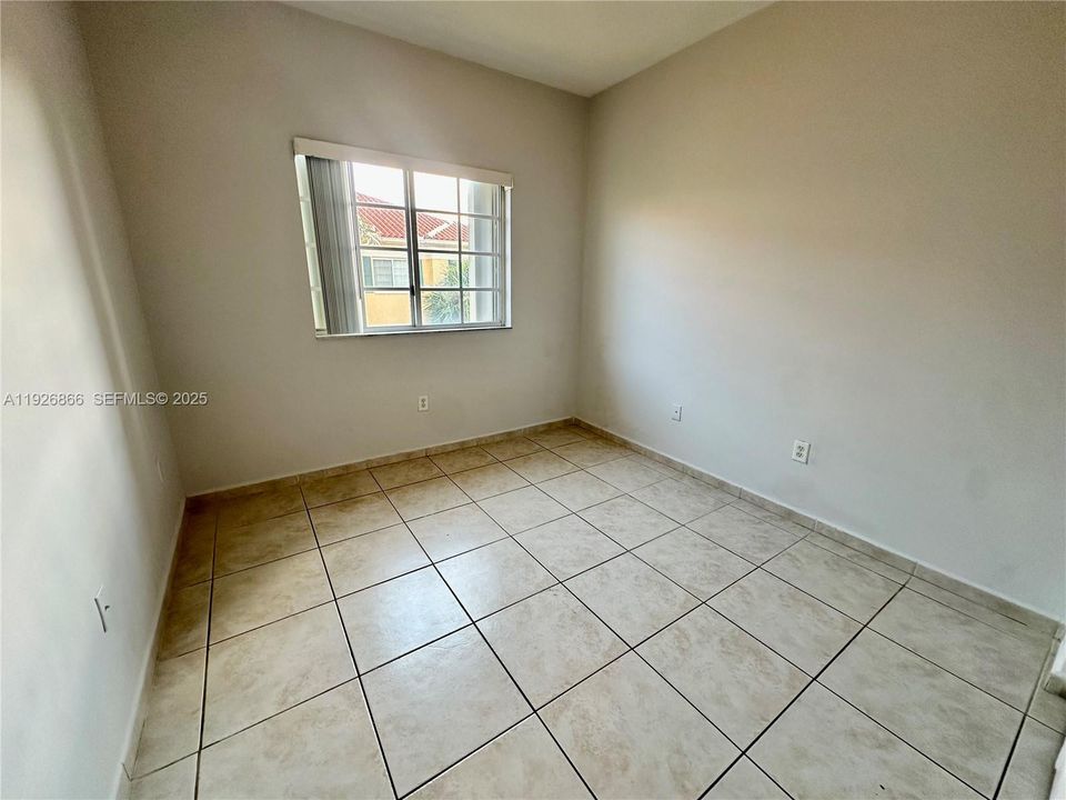 В аренду: $2,350 (2 спален, 2 ванн, 910 Квадратных фут)