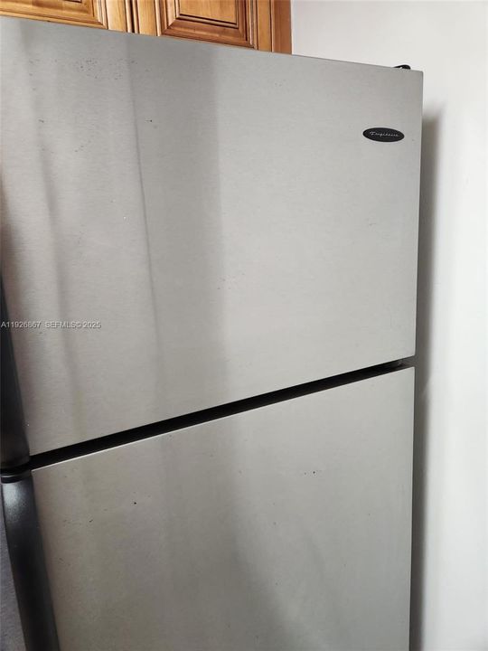 В аренду: $2,200 (2 спален, 1 ванн, 817 Квадратных фут)