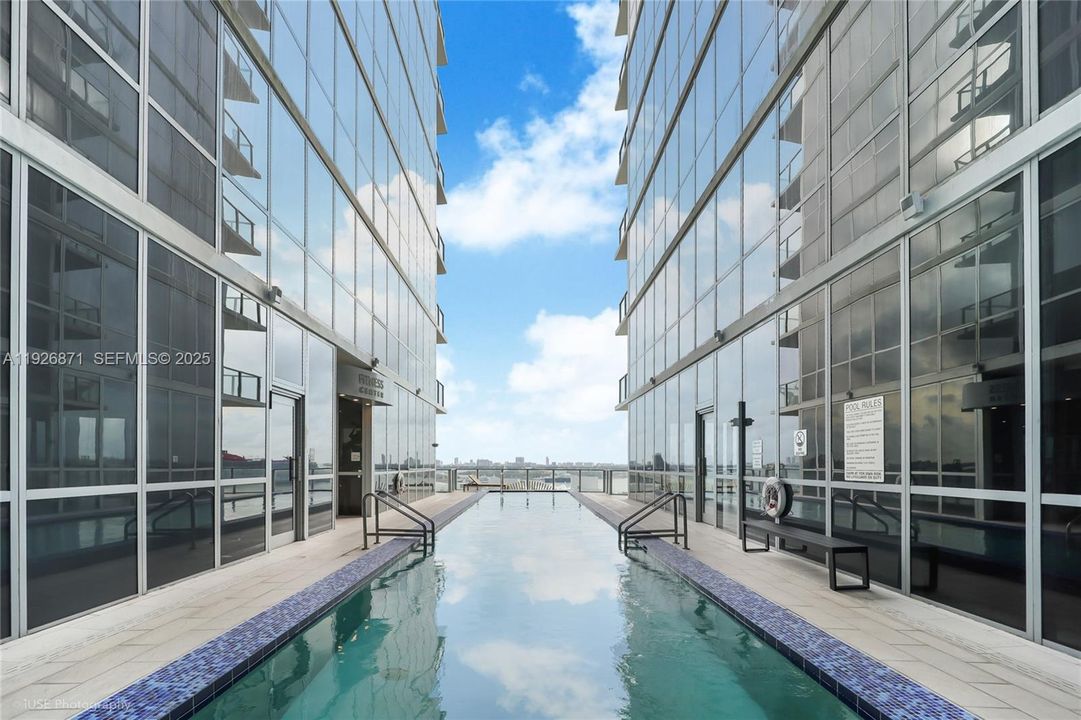 For Sale: $895,000 (2 beds, 2 baths, 1498 Square Feet)