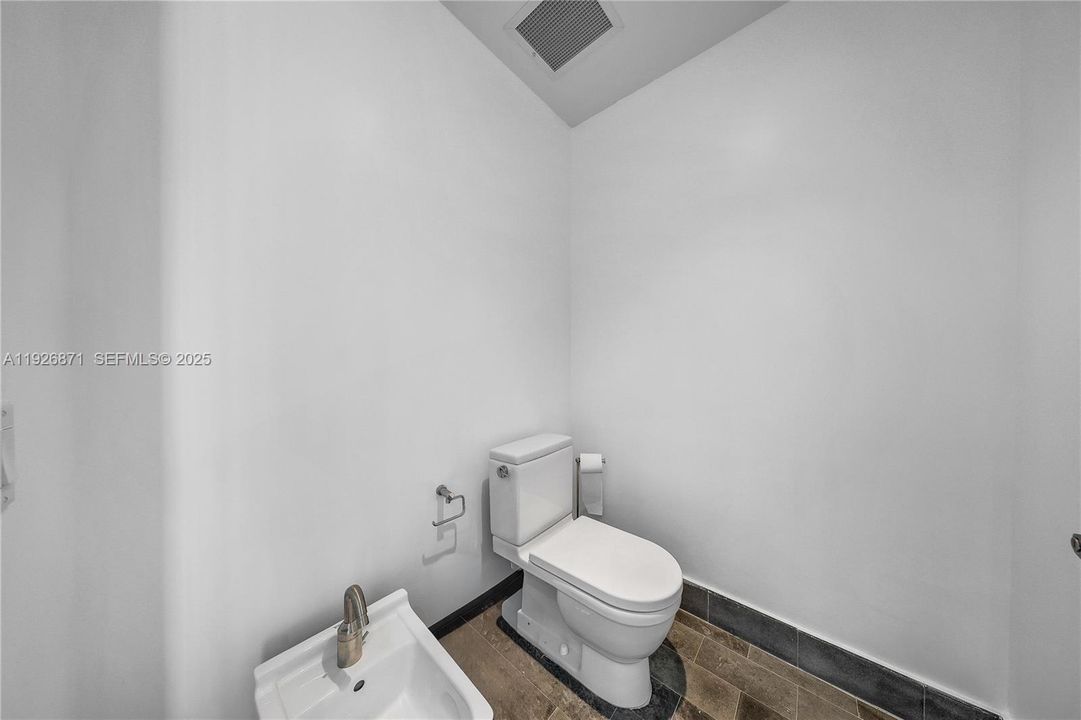 For Sale: $895,000 (2 beds, 2 baths, 1498 Square Feet)