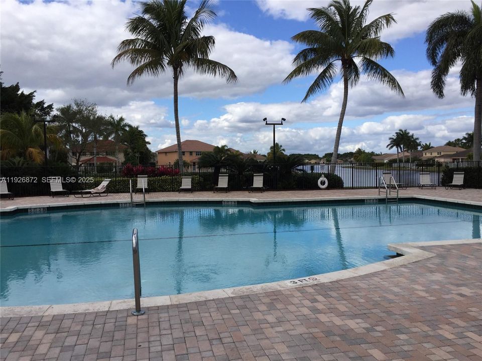 En Renta: $4,500 (3 camas, 2 baños, 1963 Pies cuadrados)