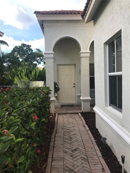 En Renta: $4,500 (3 camas, 2 baños, 1963 Pies cuadrados)