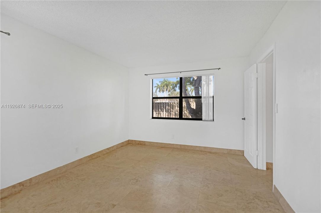 待售: $265,000 (2 贝兹, 2 浴室, 800 平方英尺)