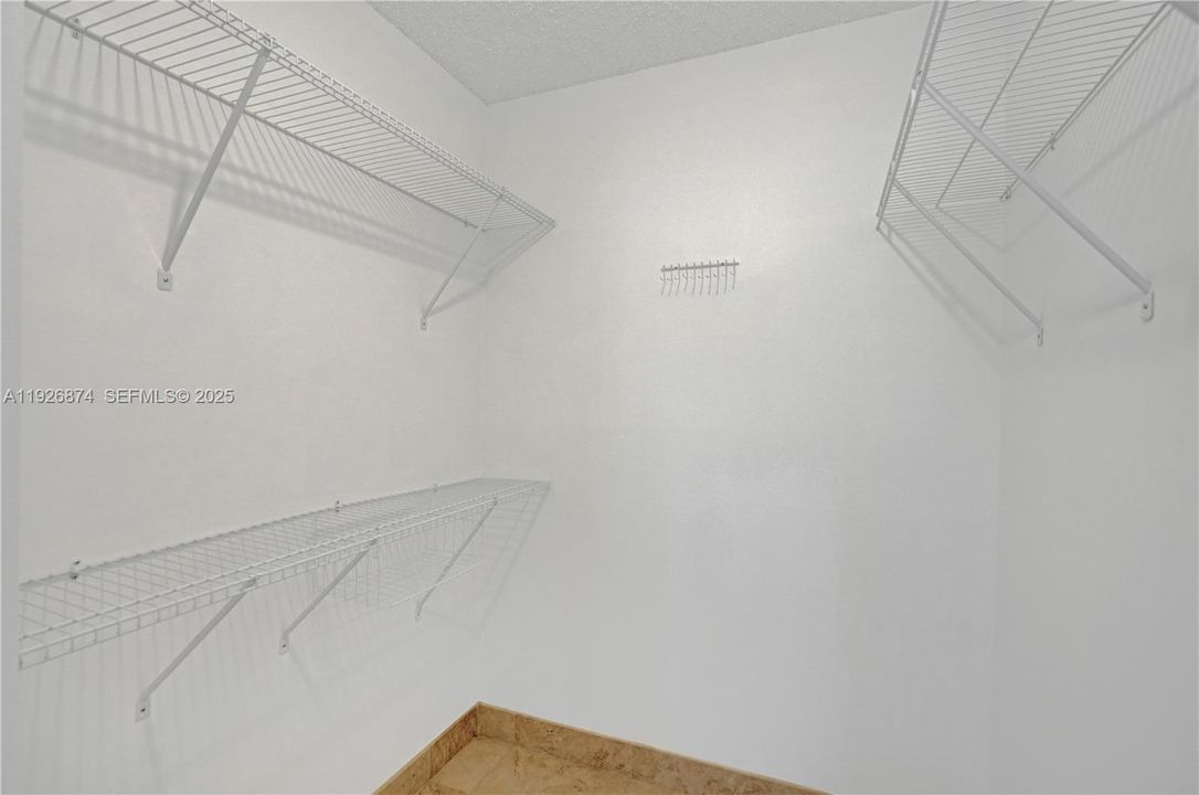 待售: $265,000 (2 贝兹, 2 浴室, 800 平方英尺)