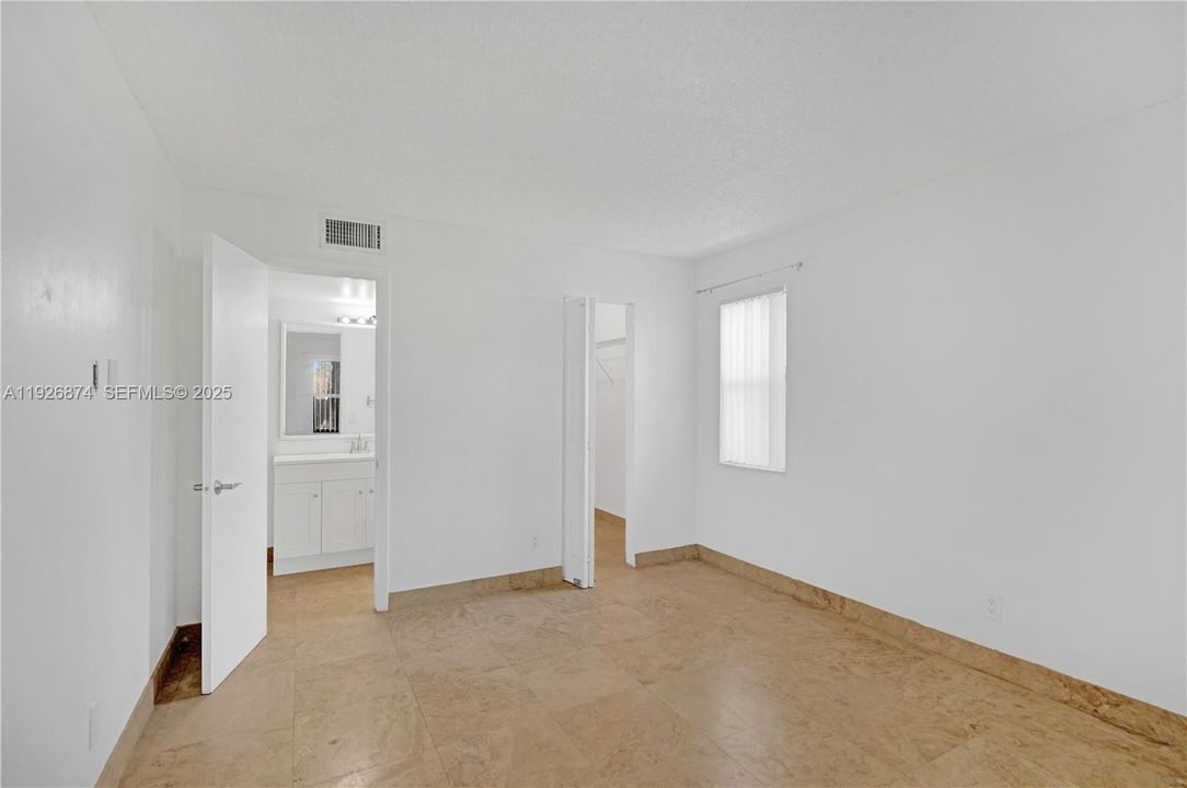 待售: $265,000 (2 贝兹, 2 浴室, 800 平方英尺)