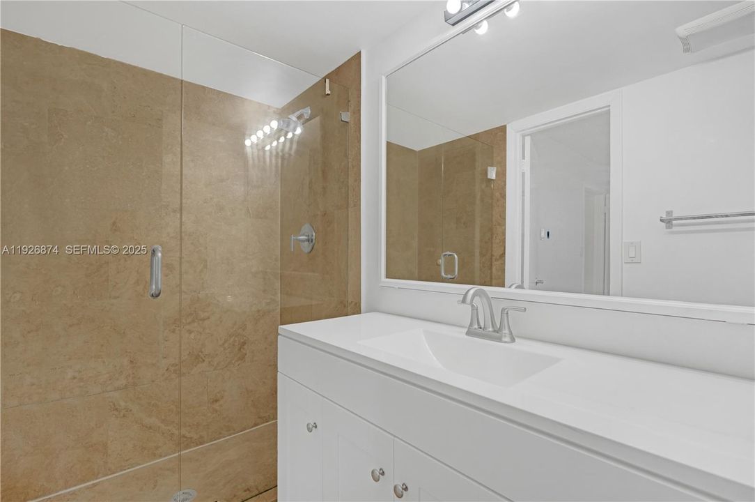 待售: $265,000 (2 贝兹, 2 浴室, 800 平方英尺)