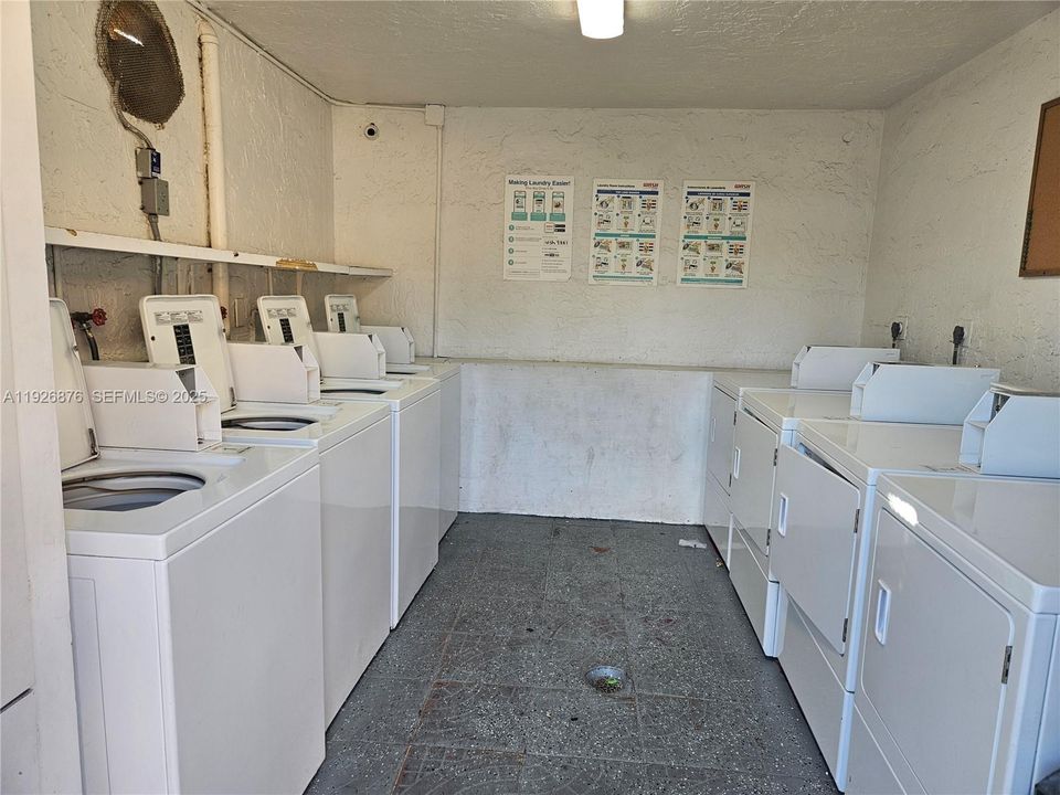 For Rent: $1,700 (2 beds, 1 baths, 721 Square Feet)