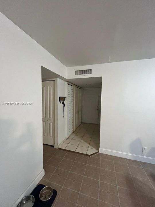 For Rent: $2,100 (2 beds, 2 baths, 1210 Square Feet)