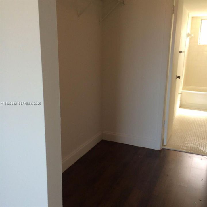 待售: $235,000 (1 贝兹, 1 浴室, 1125 平方英尺)