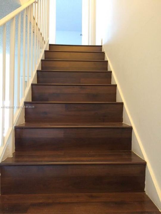 待售: $235,000 (1 贝兹, 1 浴室, 1125 平方英尺)