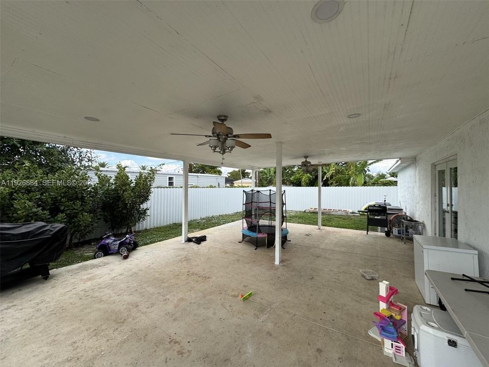 En Venta: $675,000 (4 camas, 3 baños, 1522 Pies cuadrados)