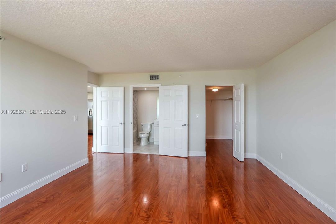For Rent: $2,550 (1 beds, 1 baths, 824 Square Feet)