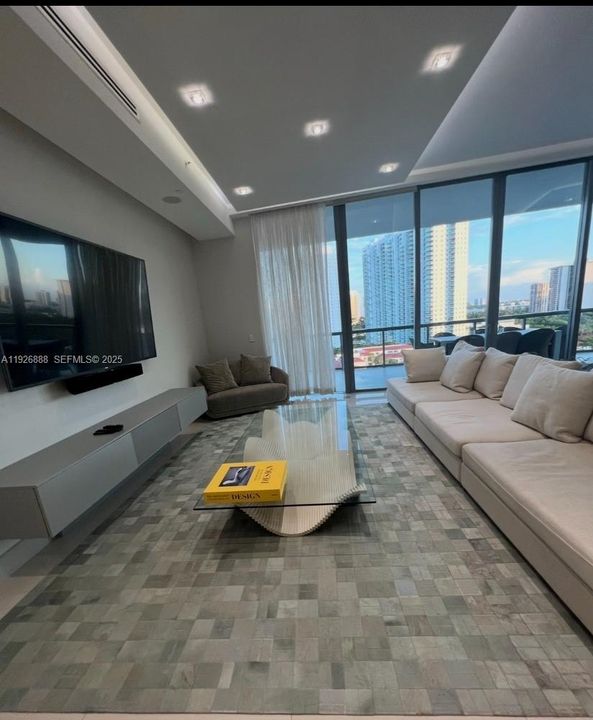 For Sale: $2,999,000 (4 beds, 5 baths, 3184 Square Feet)