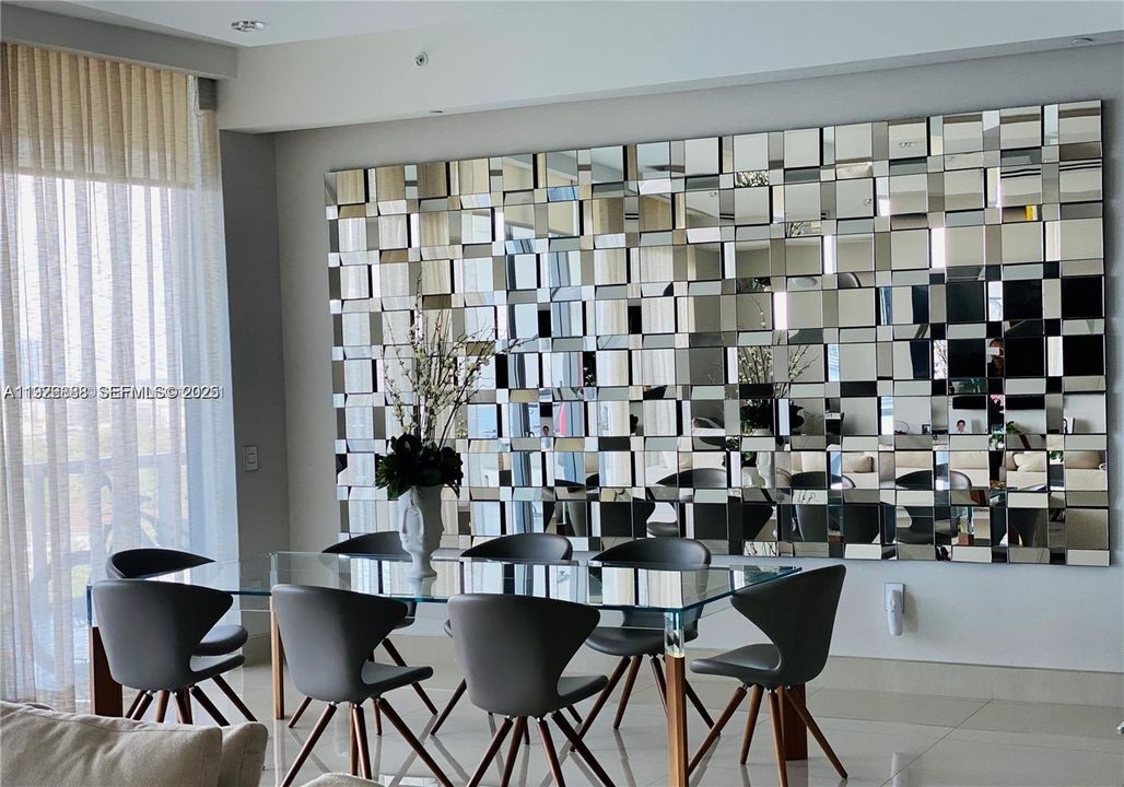 For Sale: $2,999,000 (4 beds, 5 baths, 3184 Square Feet)