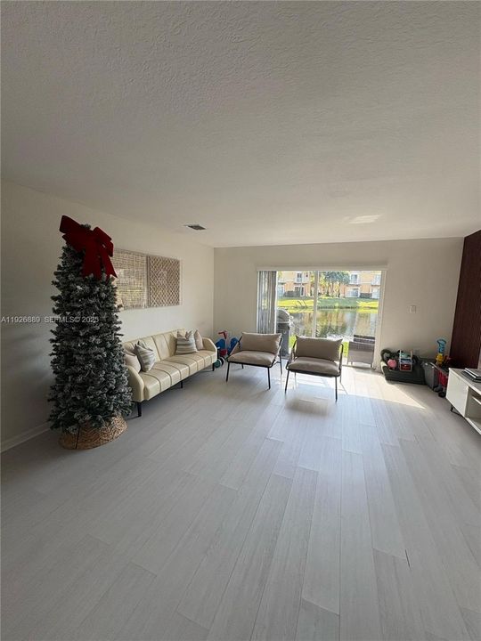 В аренду: $2,690 (2 спален, 2 ванн, 1190 Квадратных фут)