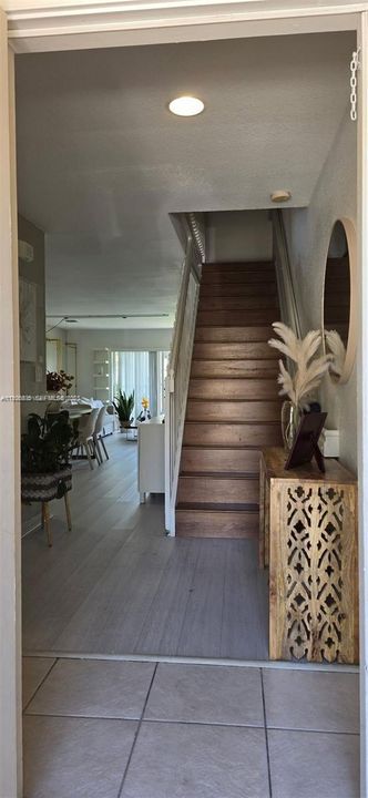 В аренду: $2,690 (2 спален, 2 ванн, 1190 Квадратных фут)