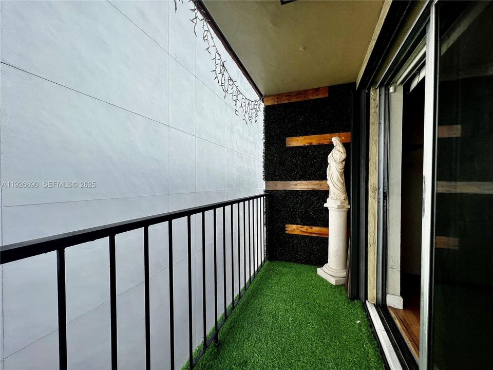 出租: $1,999 (2 贝兹, 1 浴室, 800 平方英尺)