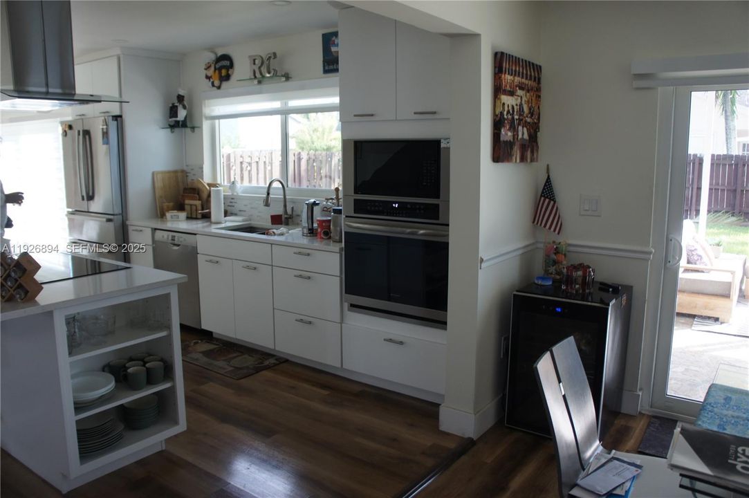 For Sale: $680,000 (3 beds, 2 baths, 1938 Square Feet)