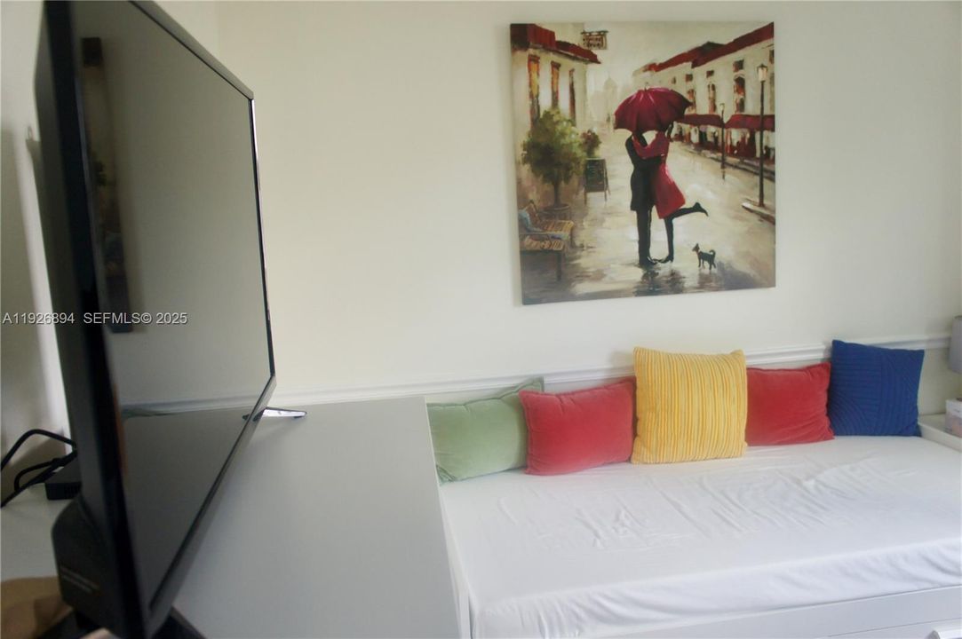 For Sale: $680,000 (3 beds, 2 baths, 1938 Square Feet)