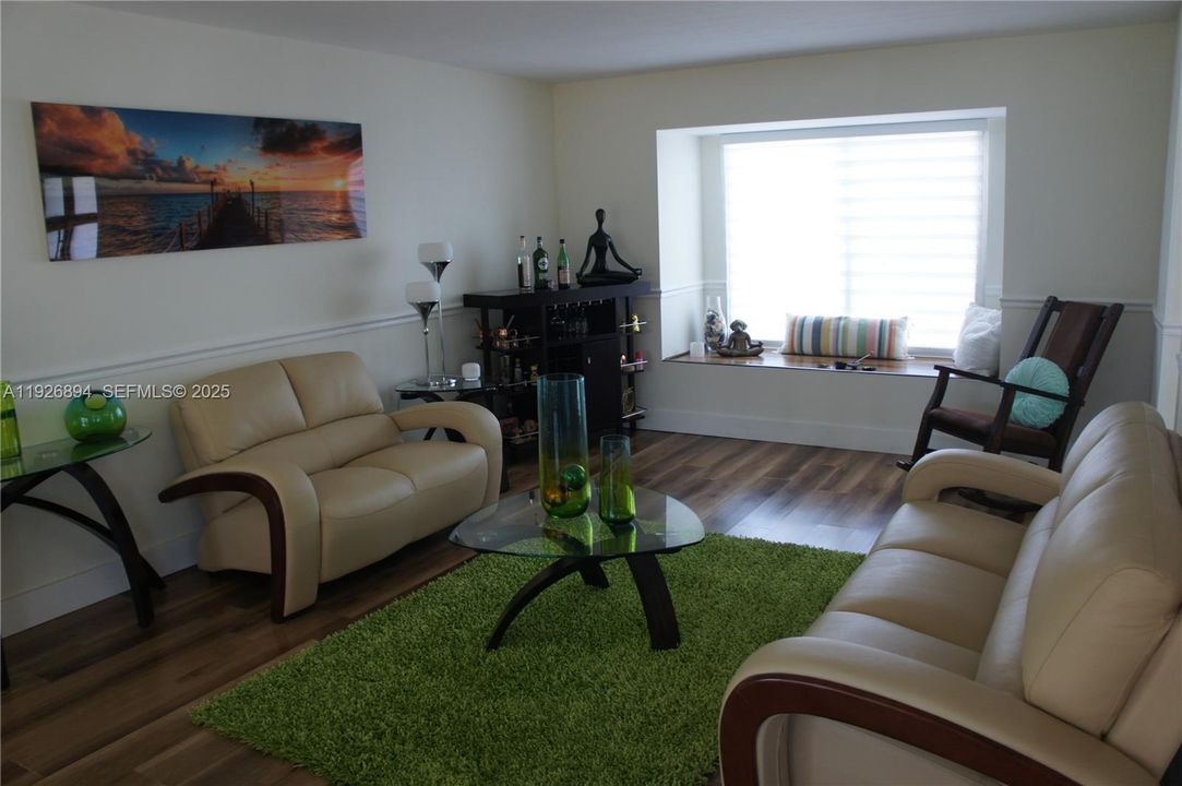 For Sale: $680,000 (3 beds, 2 baths, 1938 Square Feet)