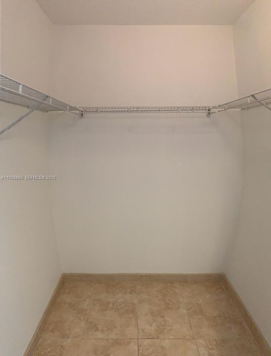 出租: $4,500 (2 贝兹, 2 浴室, 1010 平方英尺)